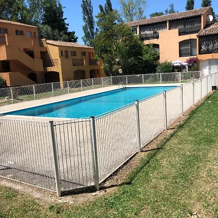 Les Hameaux Apartment Arles