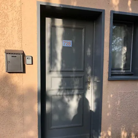Les Hameaux Apartment *