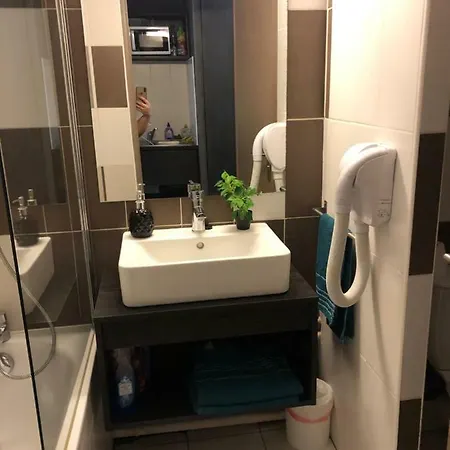 Les Hameaux Apartment *